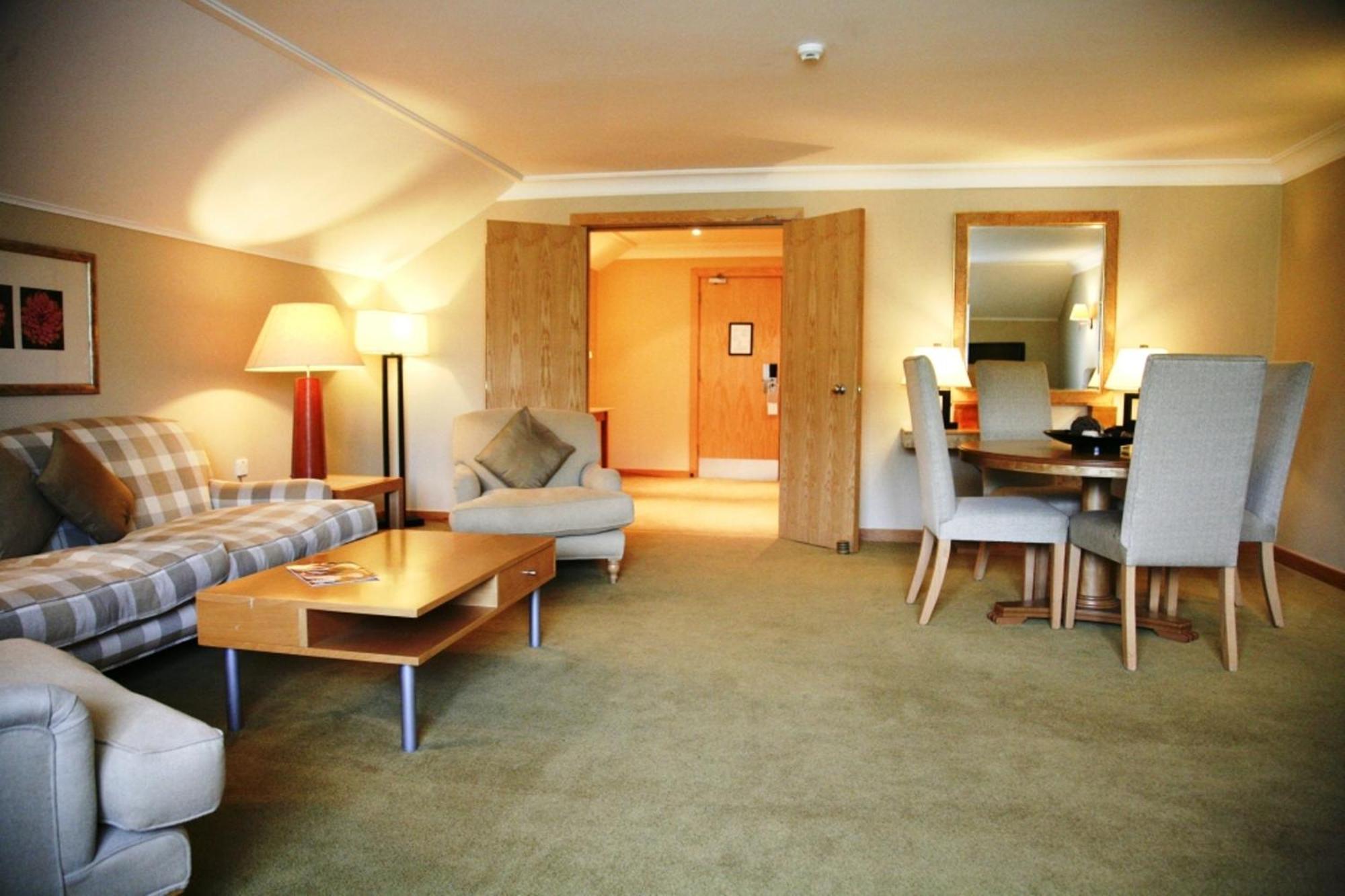 Regency Park Hotel, Health Club & Spa Thatcham Ngoại thất bức ảnh