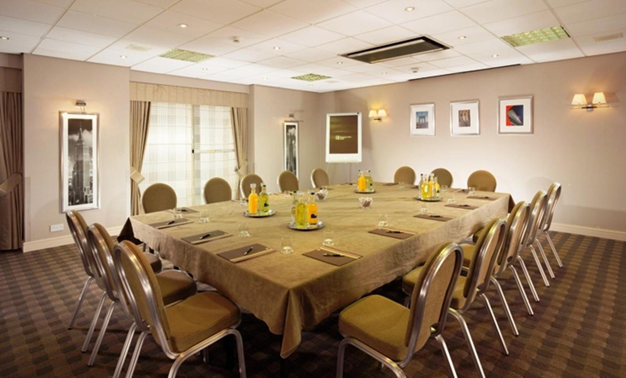 Regency Park Hotel, Health Club & Spa Thatcham Ngoại thất bức ảnh