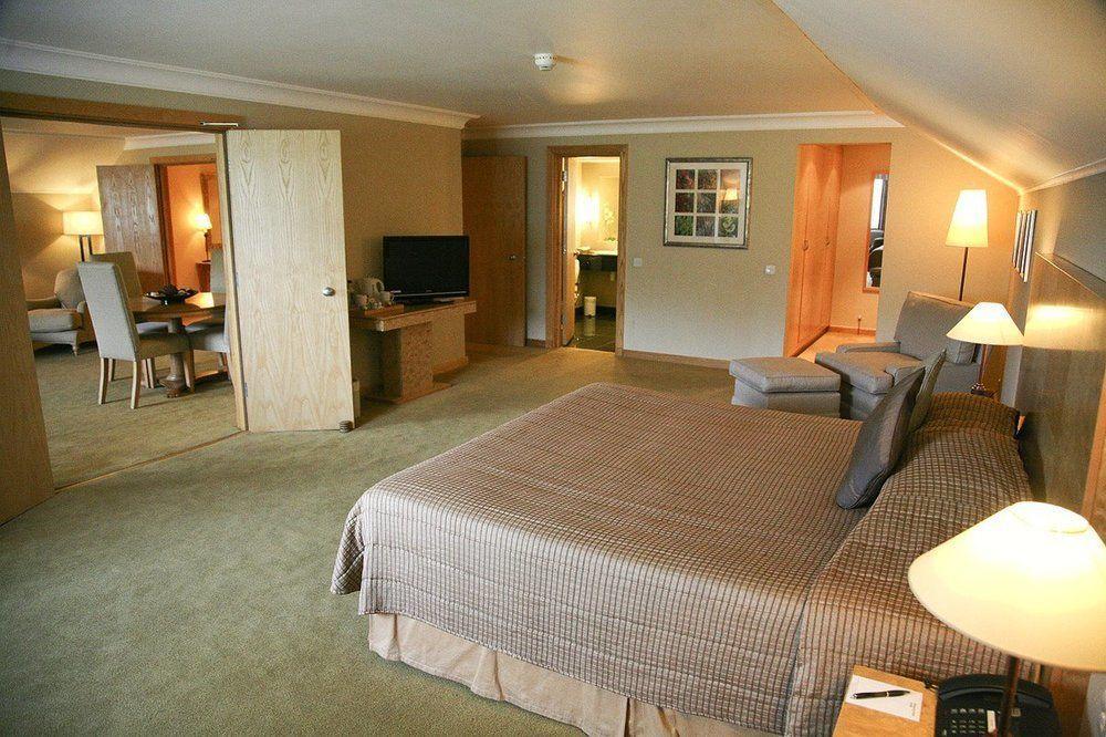 Regency Park Hotel, Health Club & Spa Thatcham Ngoại thất bức ảnh