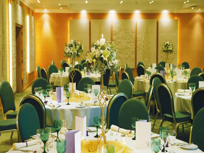 Regency Park Hotel, Health Club & Spa Thatcham Ngoại thất bức ảnh