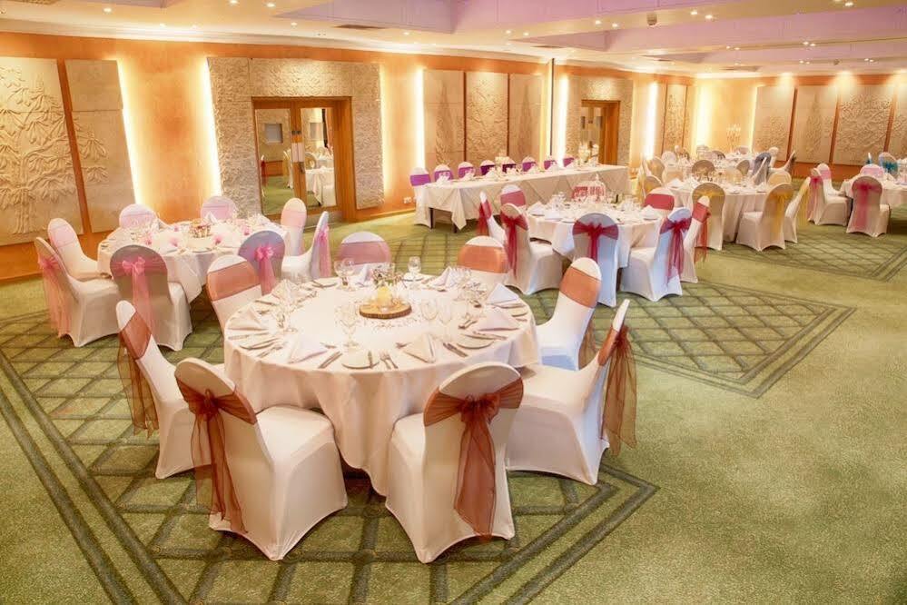 Regency Park Hotel, Health Club & Spa Thatcham Ngoại thất bức ảnh
