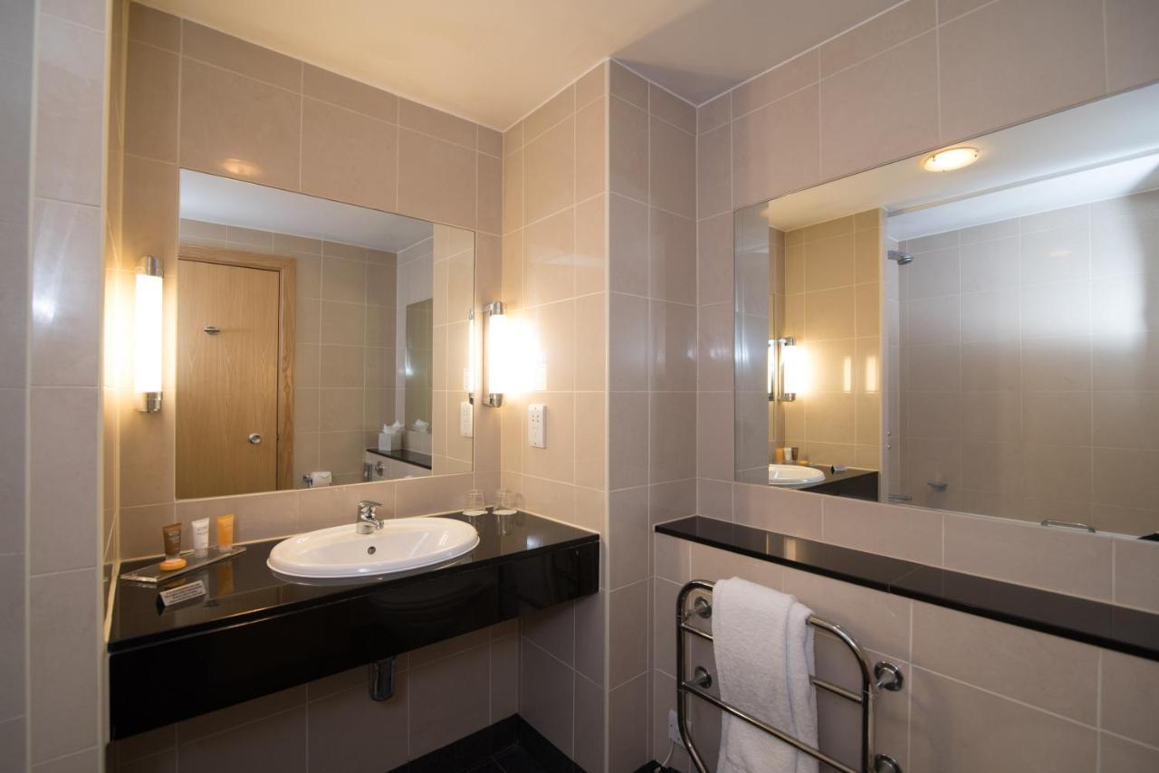 Regency Park Hotel, Health Club & Spa Thatcham Ngoại thất bức ảnh